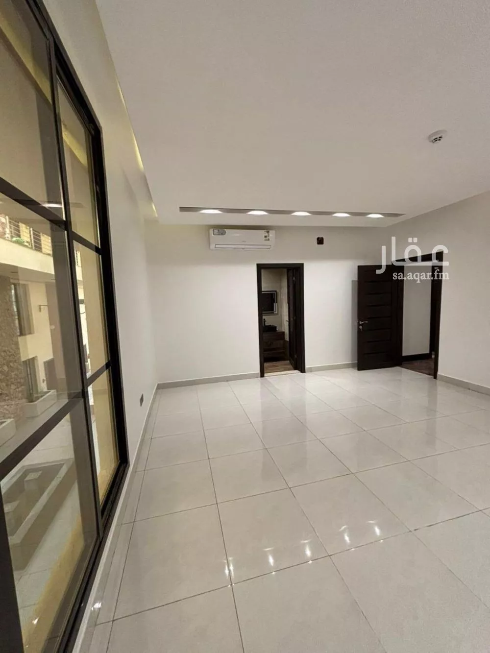 شقة 5 غرف في العارض 8