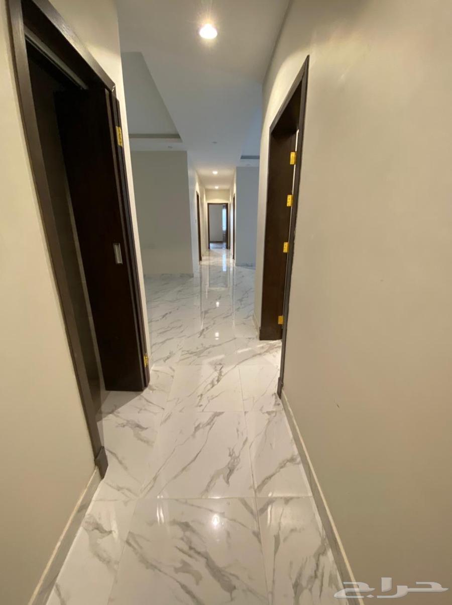 شقة 6 غرف في هجر 3