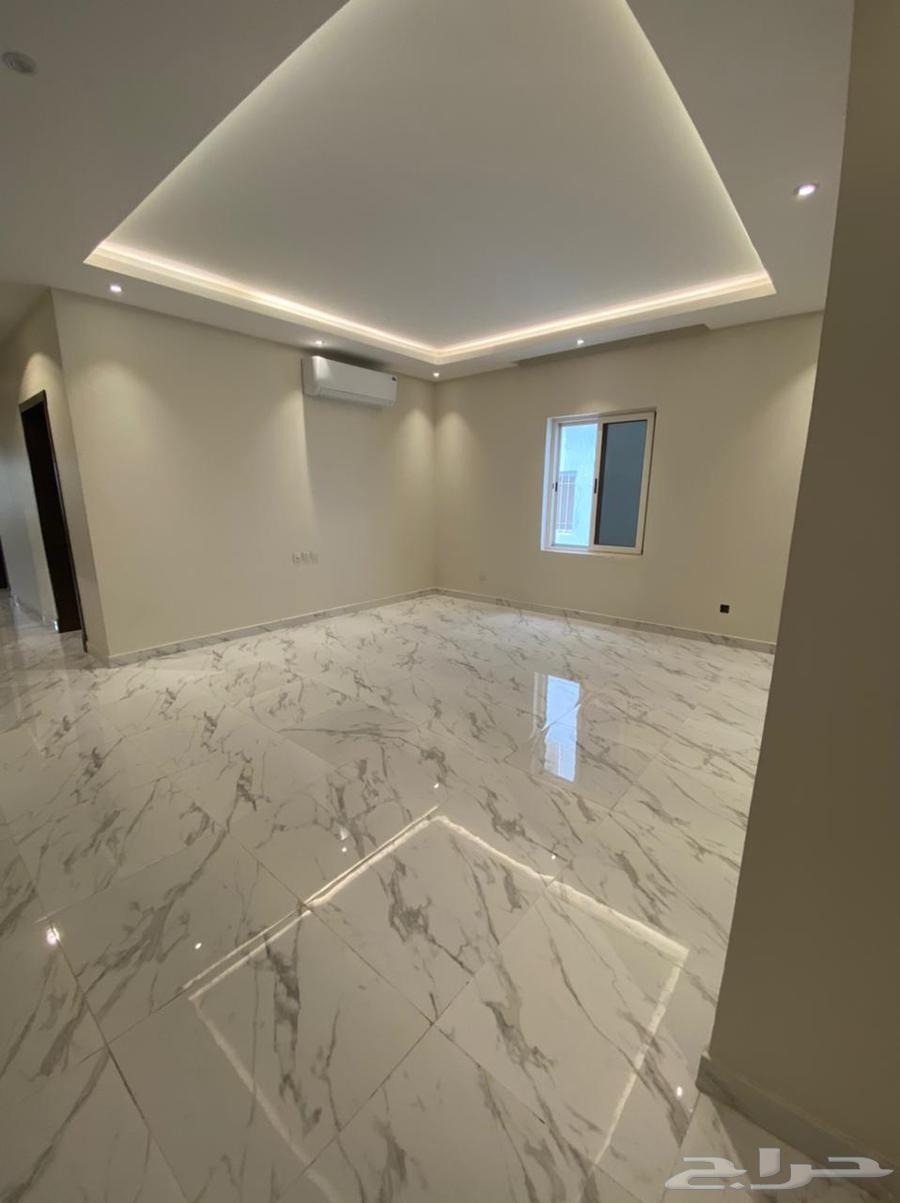 شقة 6 غرف في هجر 5