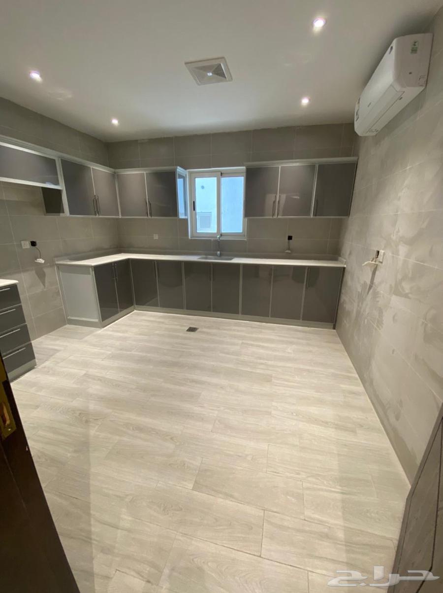 شقة 6 غرف في هجر 7