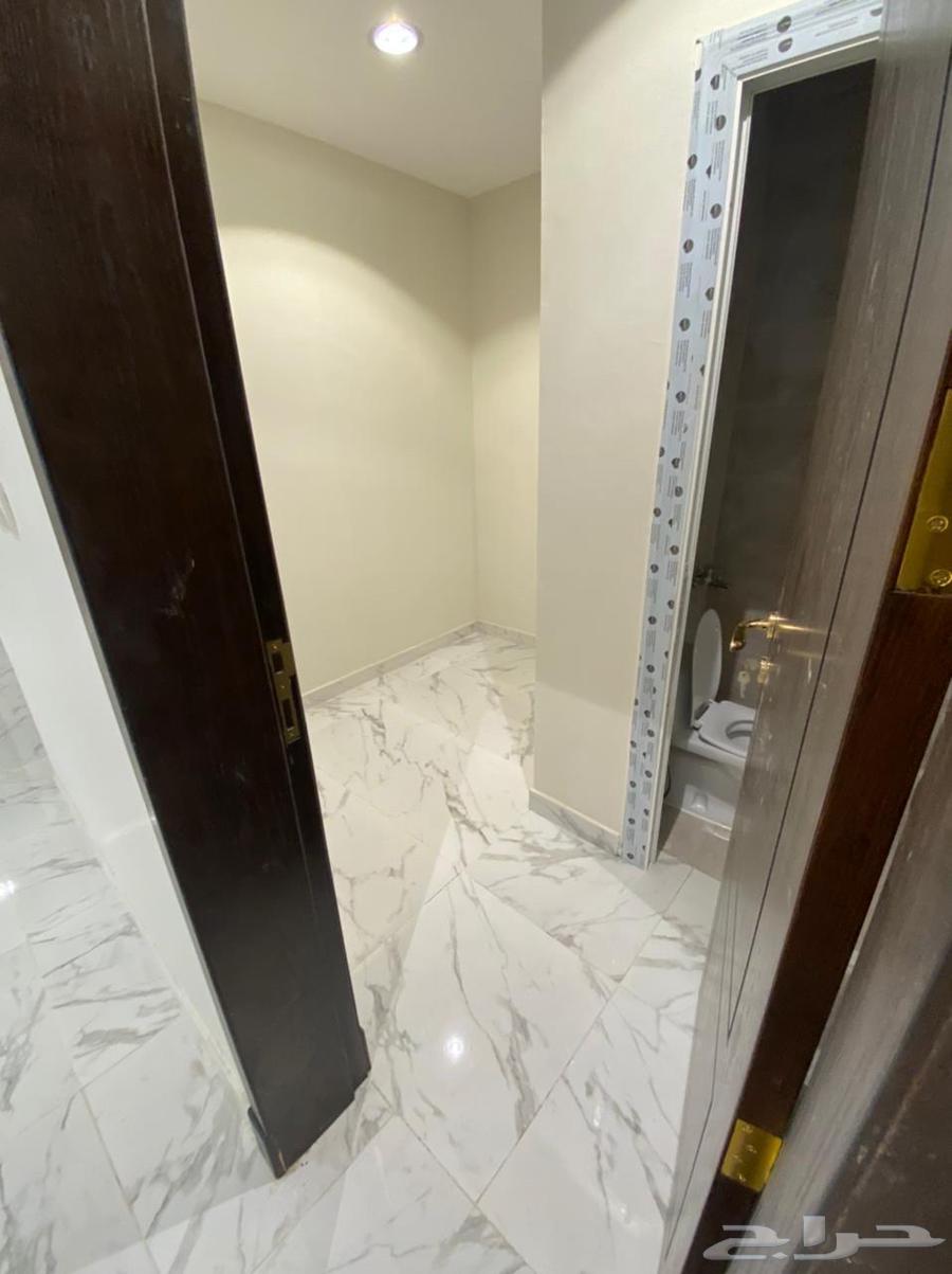 شقة 6 غرف في هجر 8