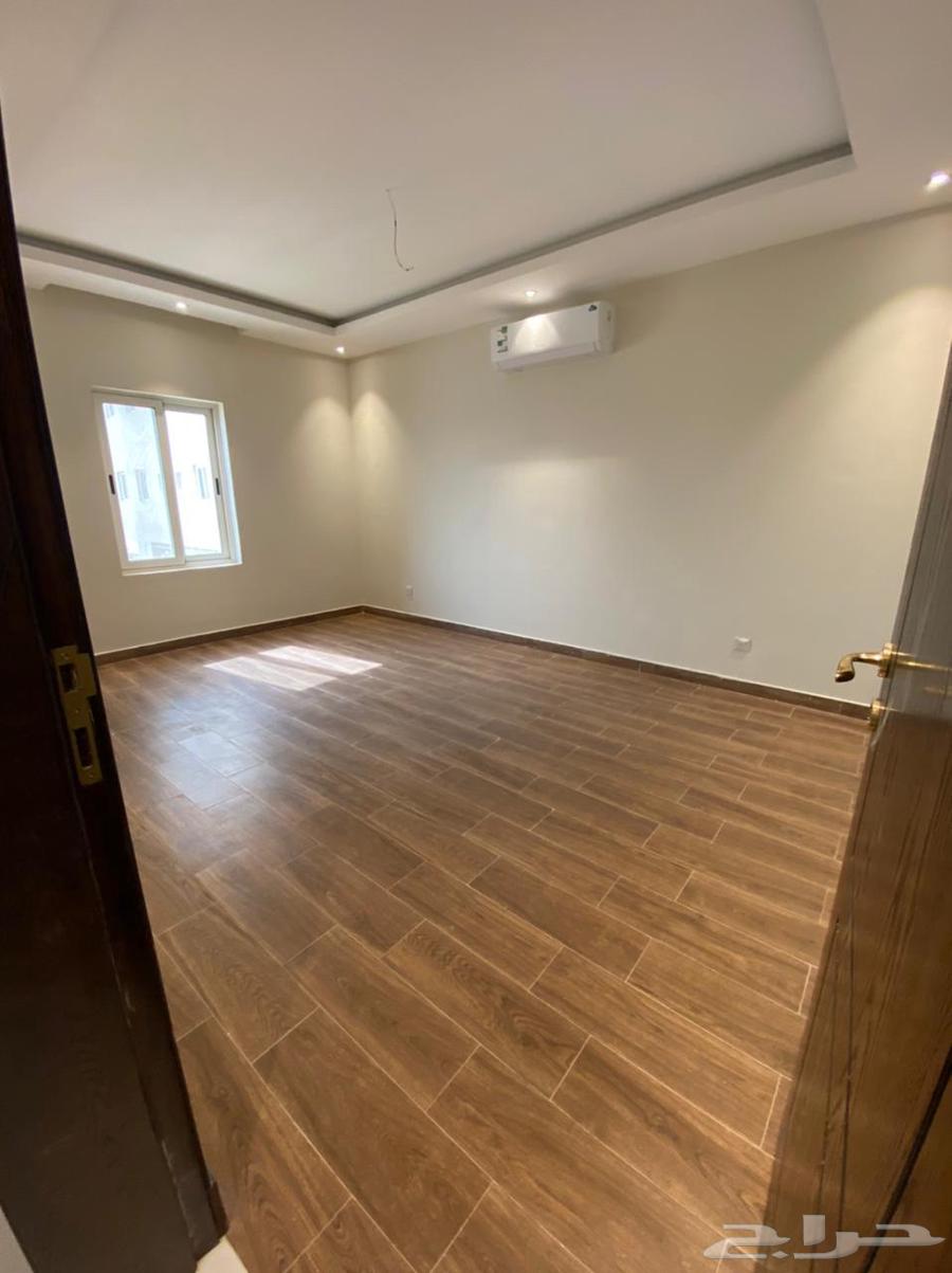 شقة 6 غرف في هجر 9