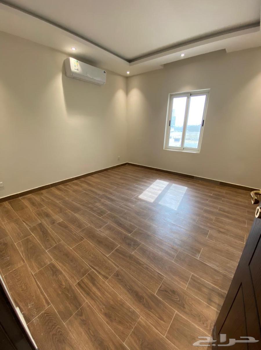 شقة 6 غرف في هجر 10