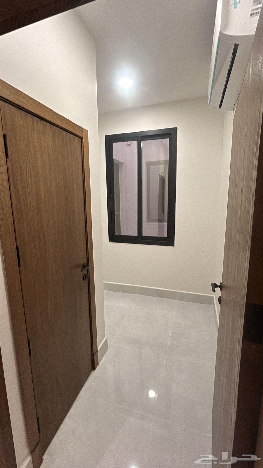 شقة 3 غرف في الحمرا 10