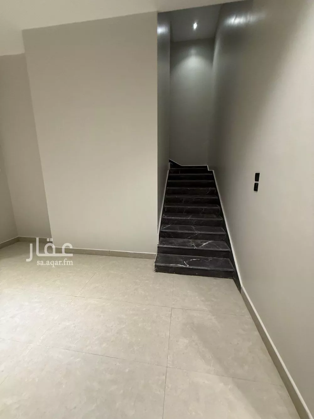 فيلا 5 غرف في الرمال 2