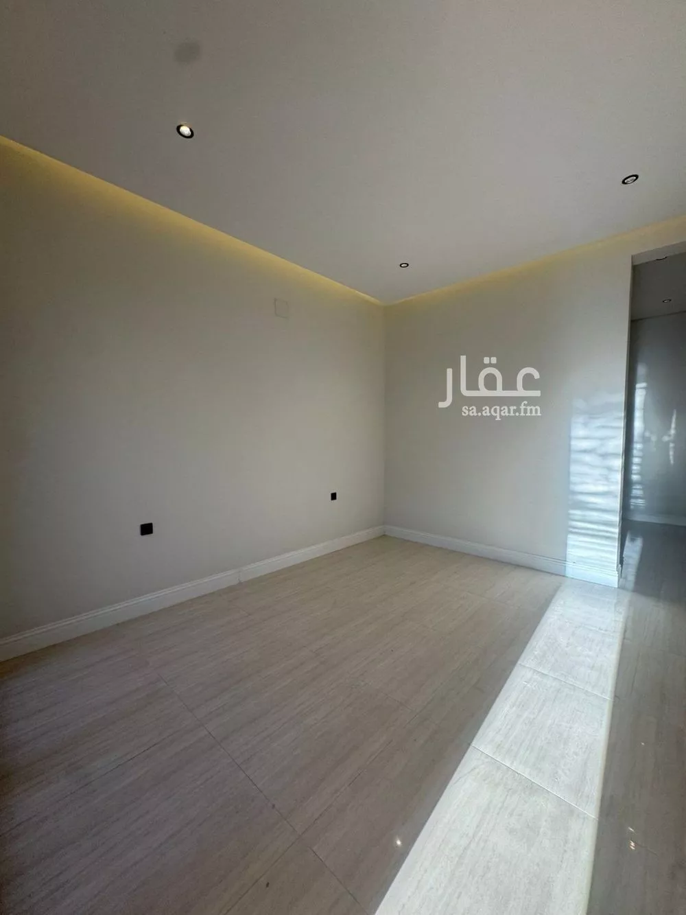 شقة 5 غرف في العارض 10