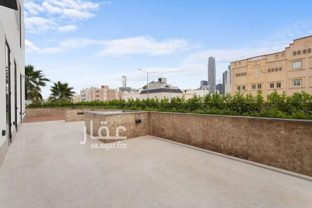 فيلا 7 غرف في العقيق 7