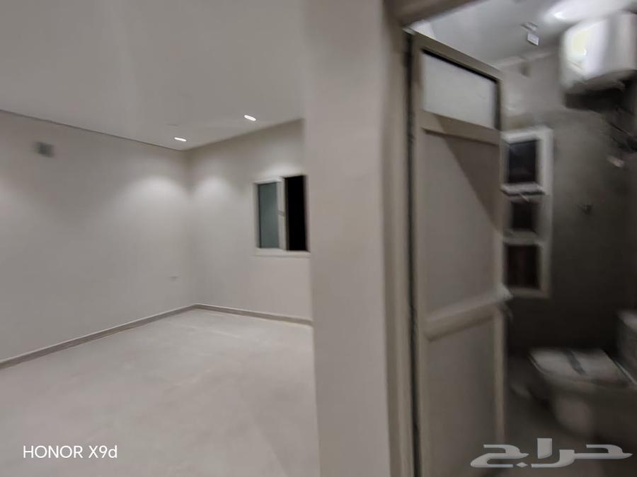 شقة 6 غرف في بدر 4