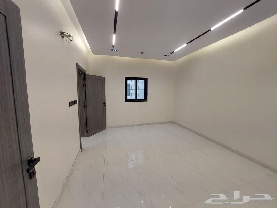 شقة 5 غرف في احد 3