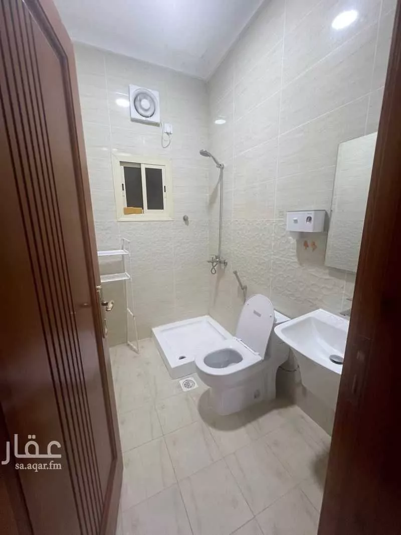 4 bedroom apartment in Al Gharra, Madinah 5