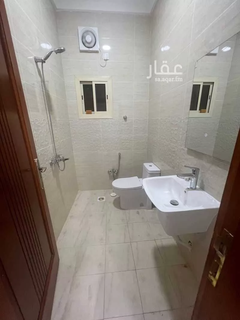 4 bedroom apartment in Al Gharra, Madinah 10