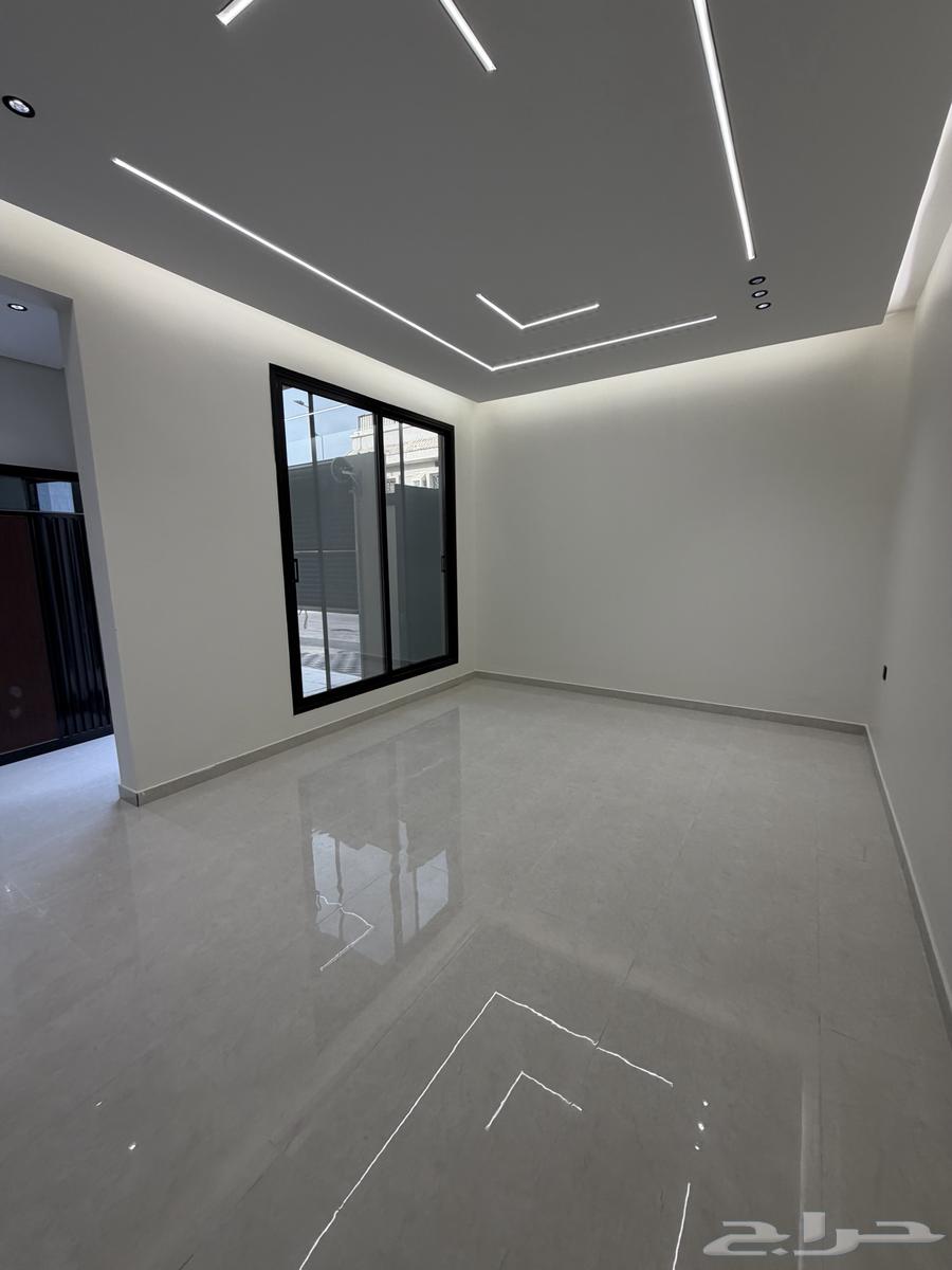 فيلا 9 غرف في احد 13