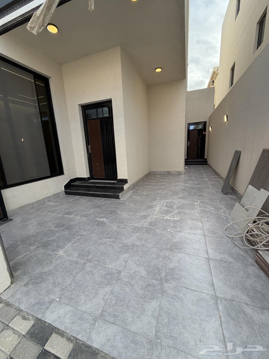 فيلا 9 غرف في احد 24