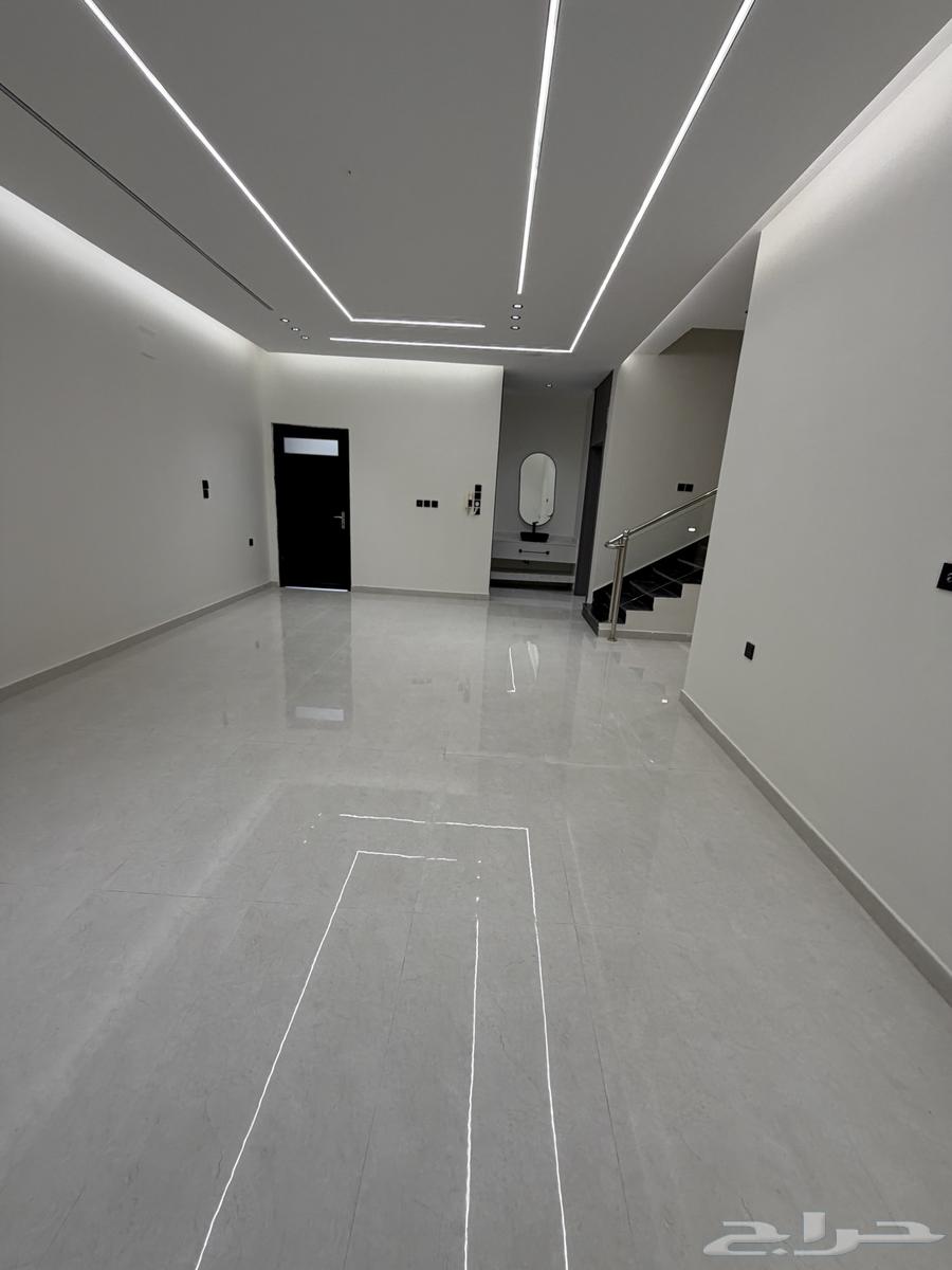 فيلا 9 غرف في احد 7