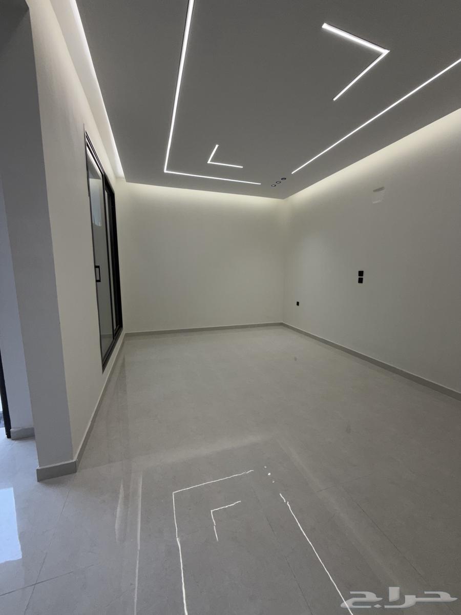 فيلا 9 غرف في احد 10