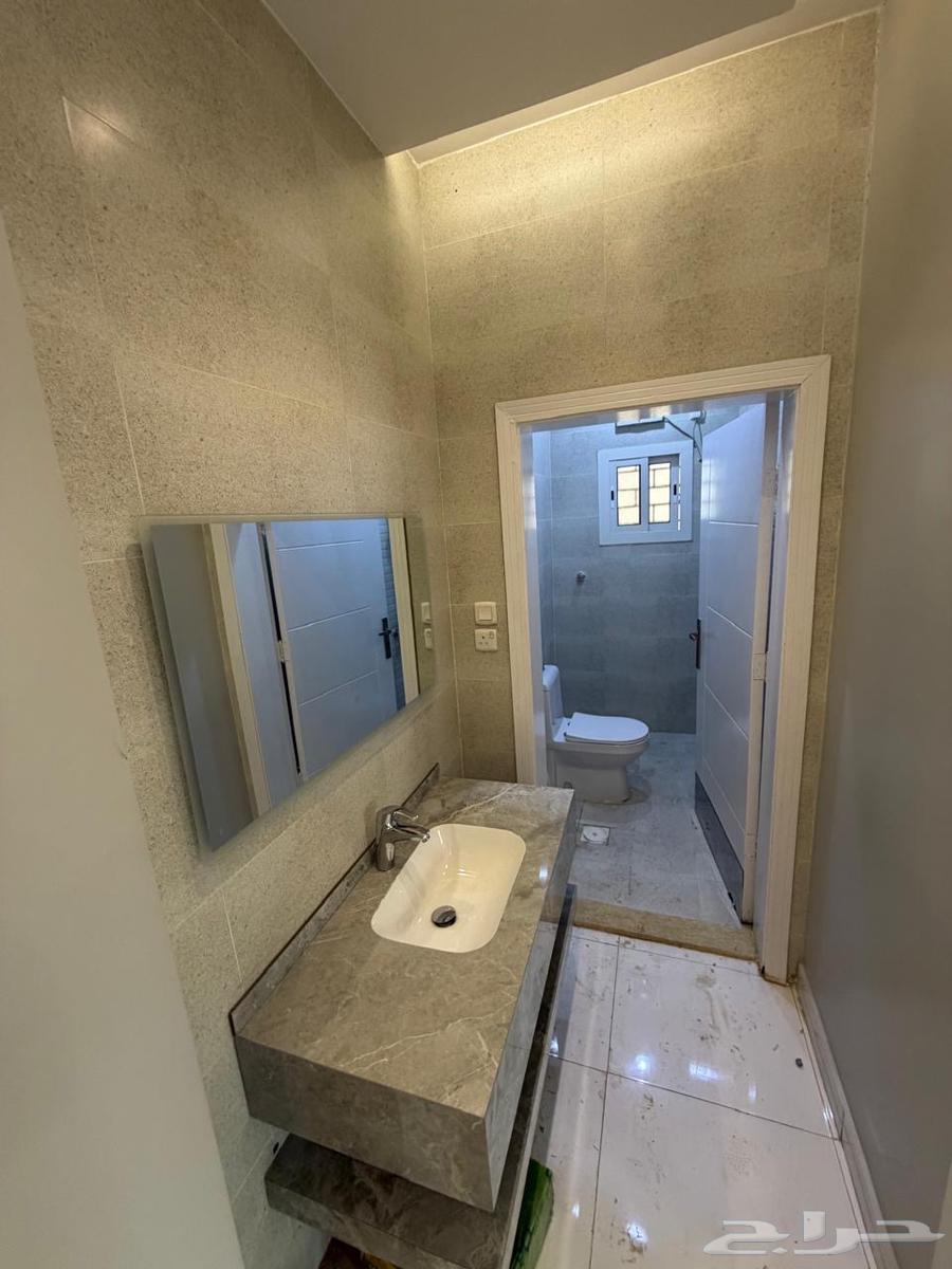 شقة 5 غرف في ولي العهد 9