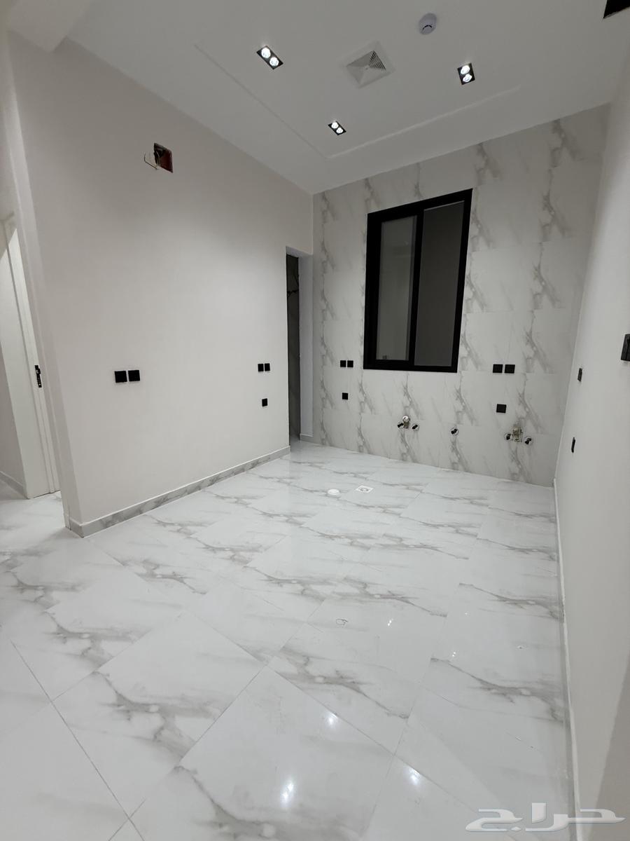 4 bedroom apartment in Al Zahrah 6