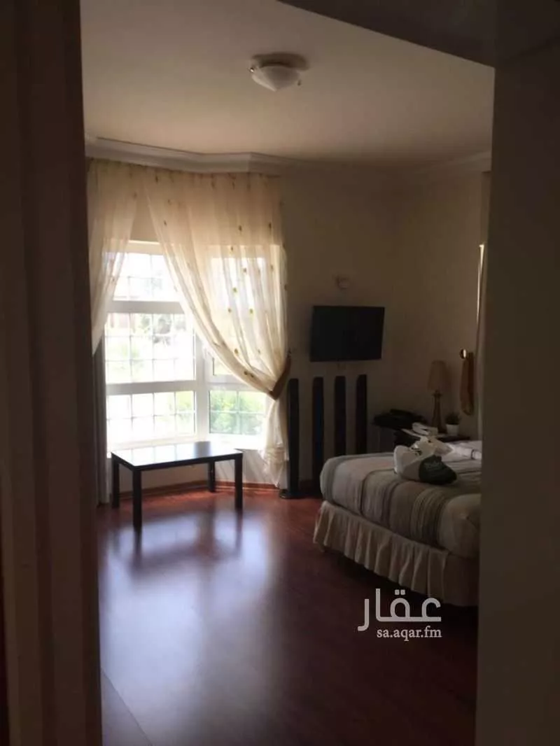 فيلا 7 غرف في المرجان 8