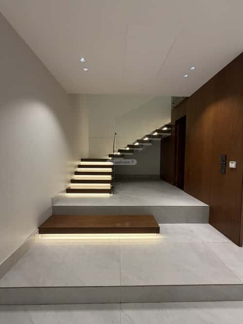 شقة 4 غرف في الروضة 12