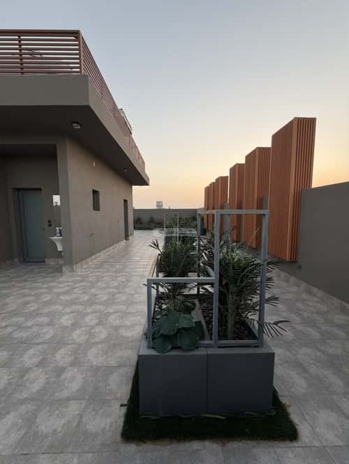 شقة 4 غرف في الروضة 13