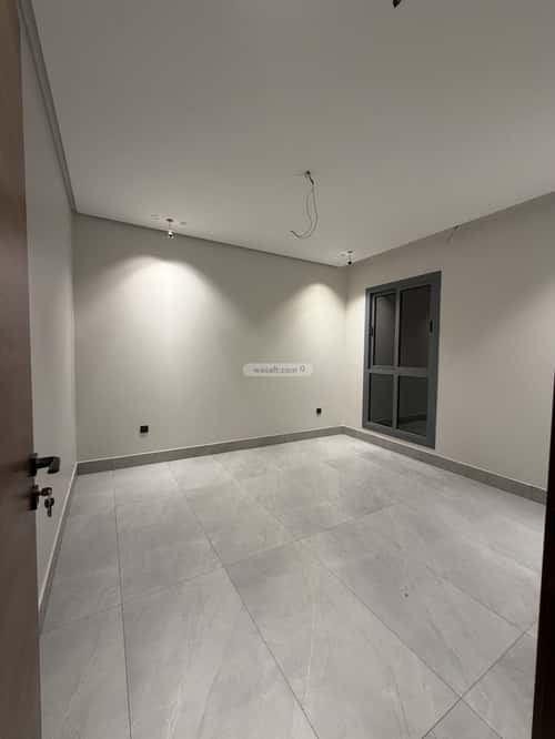 شقة 4 غرف في الروضة 10