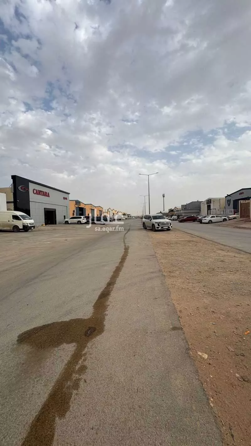 مستودع 600 م² في الرمال 7