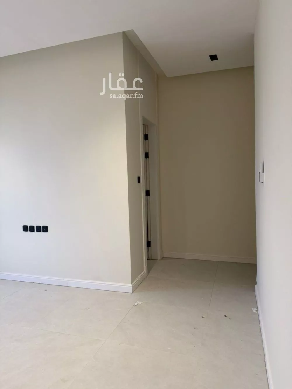 شقة 3 غرف في الملقا 5