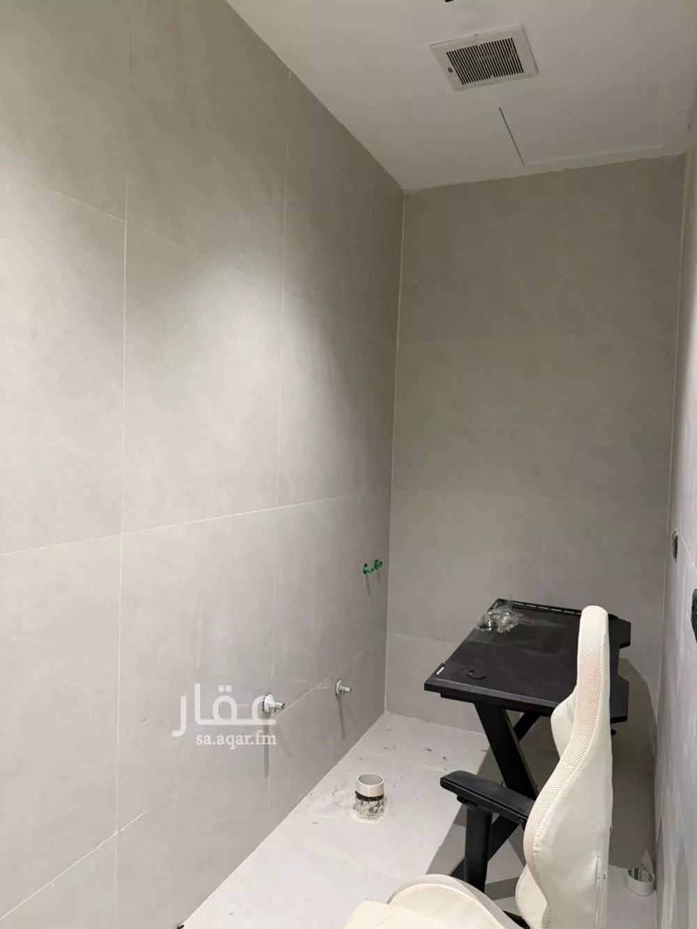 شقة 3 غرف في الملقا 7