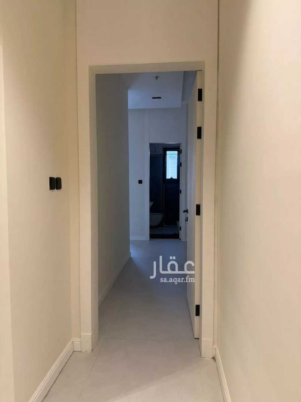 شقة 3 غرف في الملقا 8