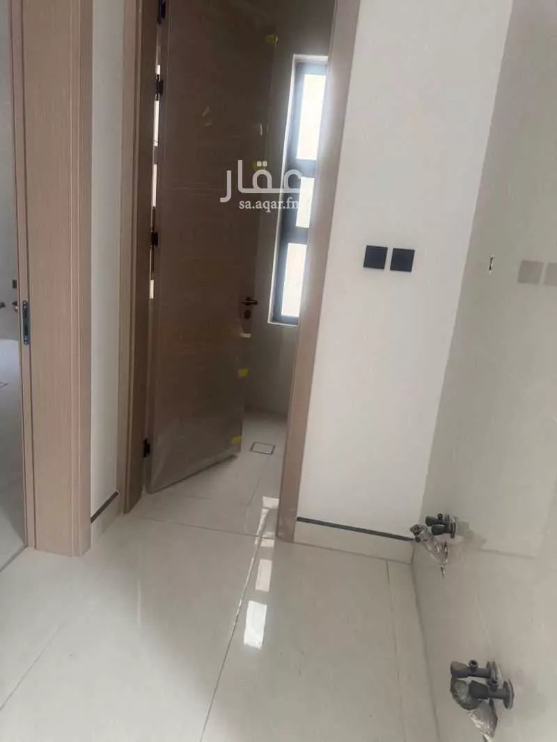 6 bedroom villa in Al Janadriyah 15