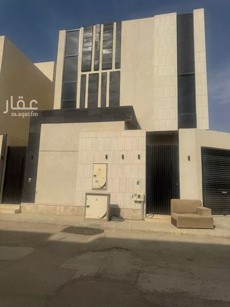 6 bedroom villa in Al Janadriyah 5