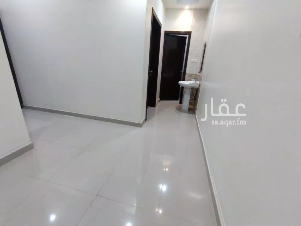 3 bedroom apartment in Al Aridh 7