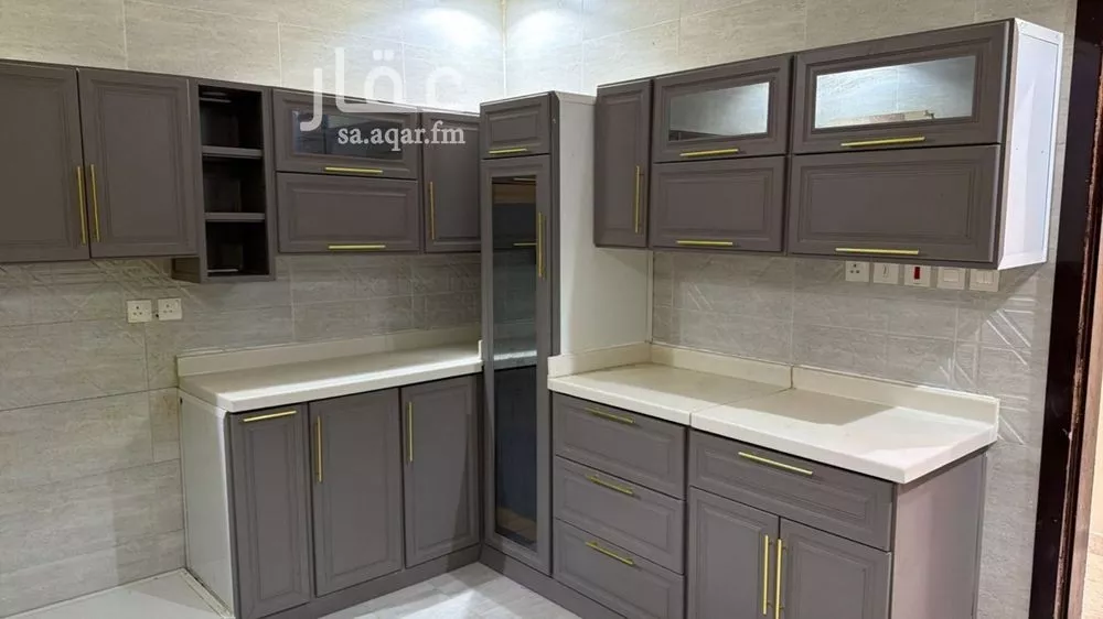 3 bedroom floor in Al Rimal 6