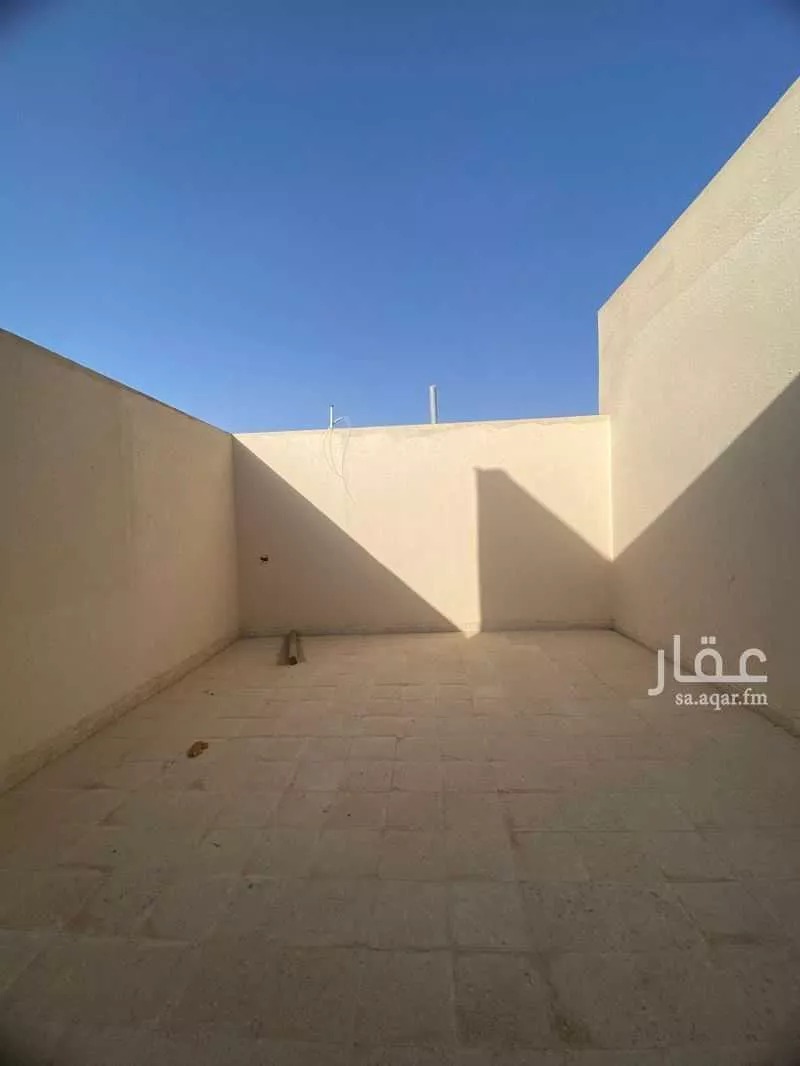 شقة 4 غرف في بدر 2