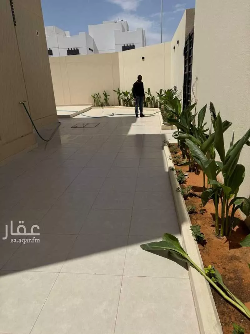 فيلا 4 غرف في الفاروق 5