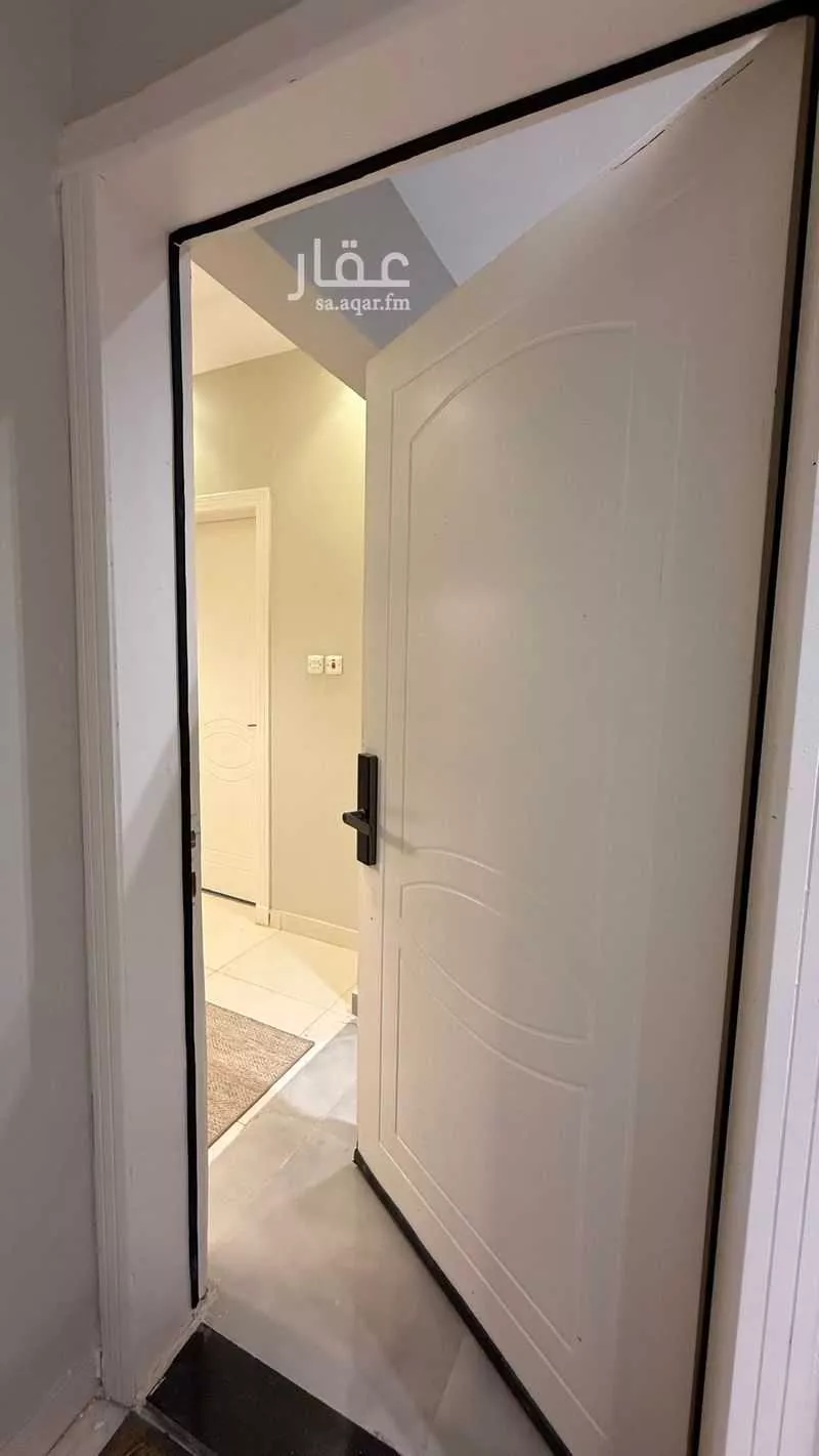 شقة 1 غرف في الملقا 5