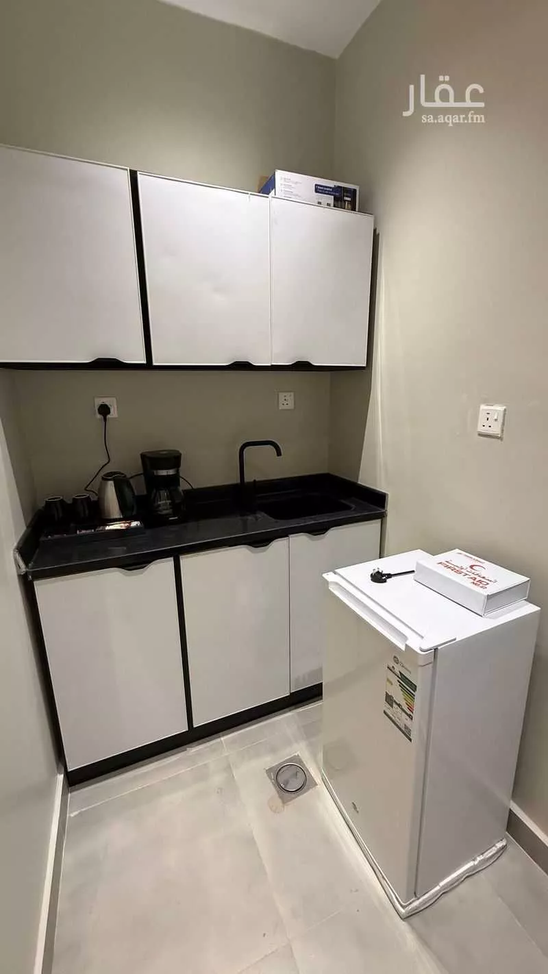 شقة 1 غرف في الملقا 9