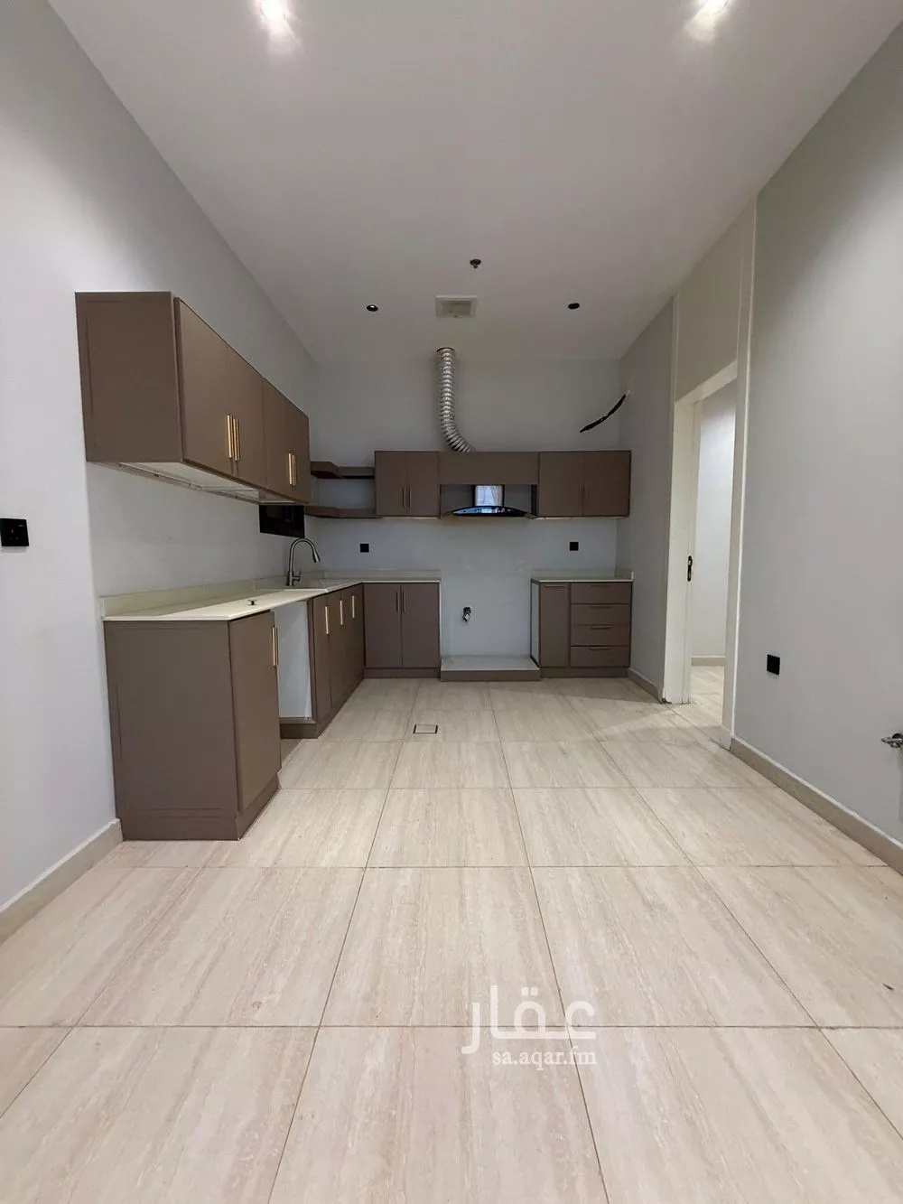 شقة 4 غرف في النرجس 12