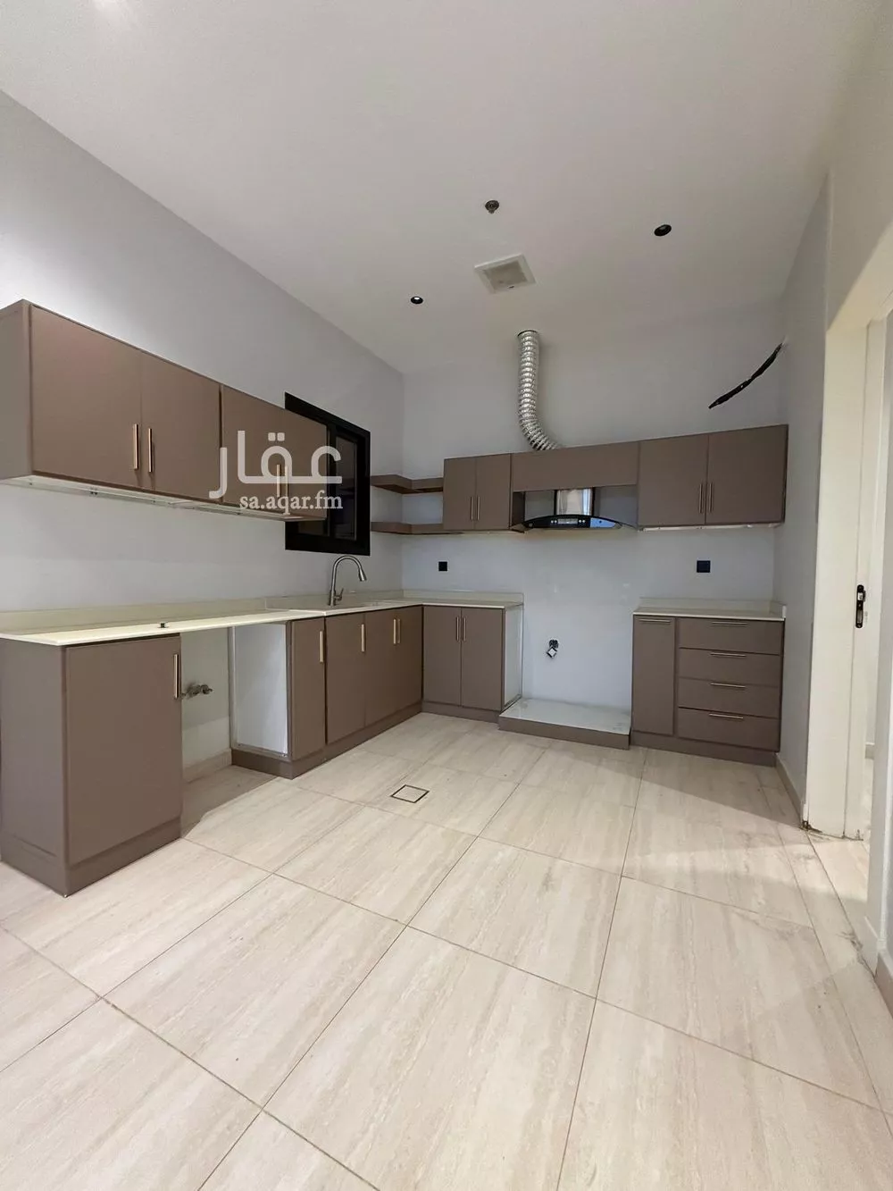 شقة 4 غرف في النرجس 16