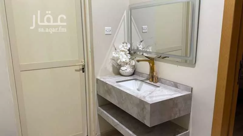 شقة 5 غرف في الخليج 6