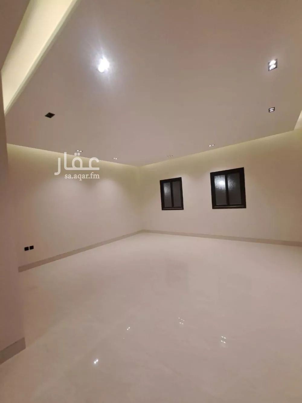 فيلا 11 غرف في العارض 15