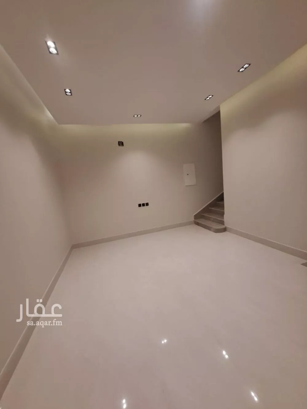 فيلا 11 غرف في العارض 17