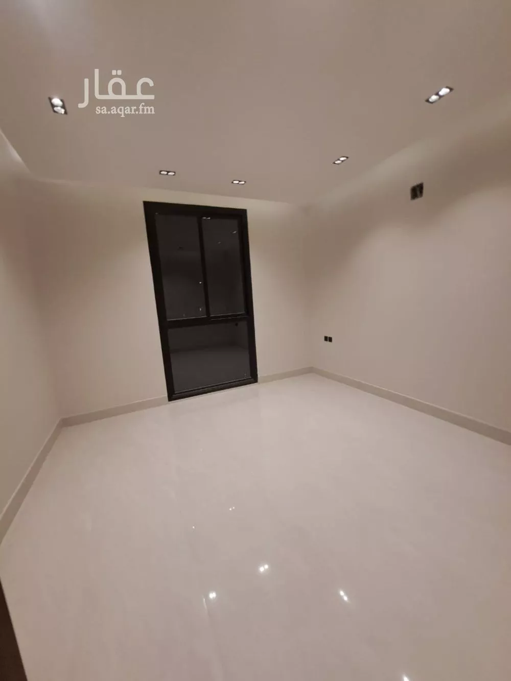 فيلا 11 غرف في العارض 5
