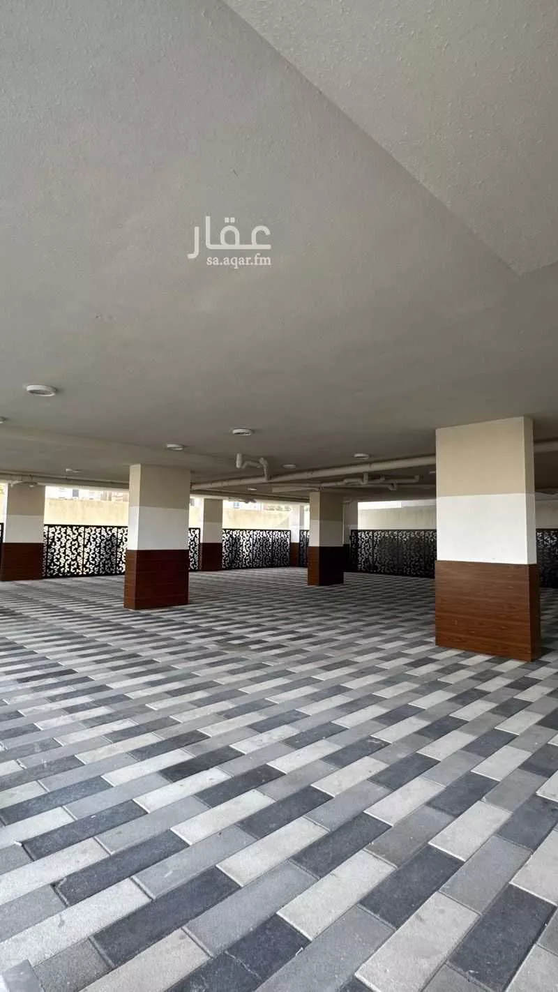 شقة 5 غرف في الحمرا 15