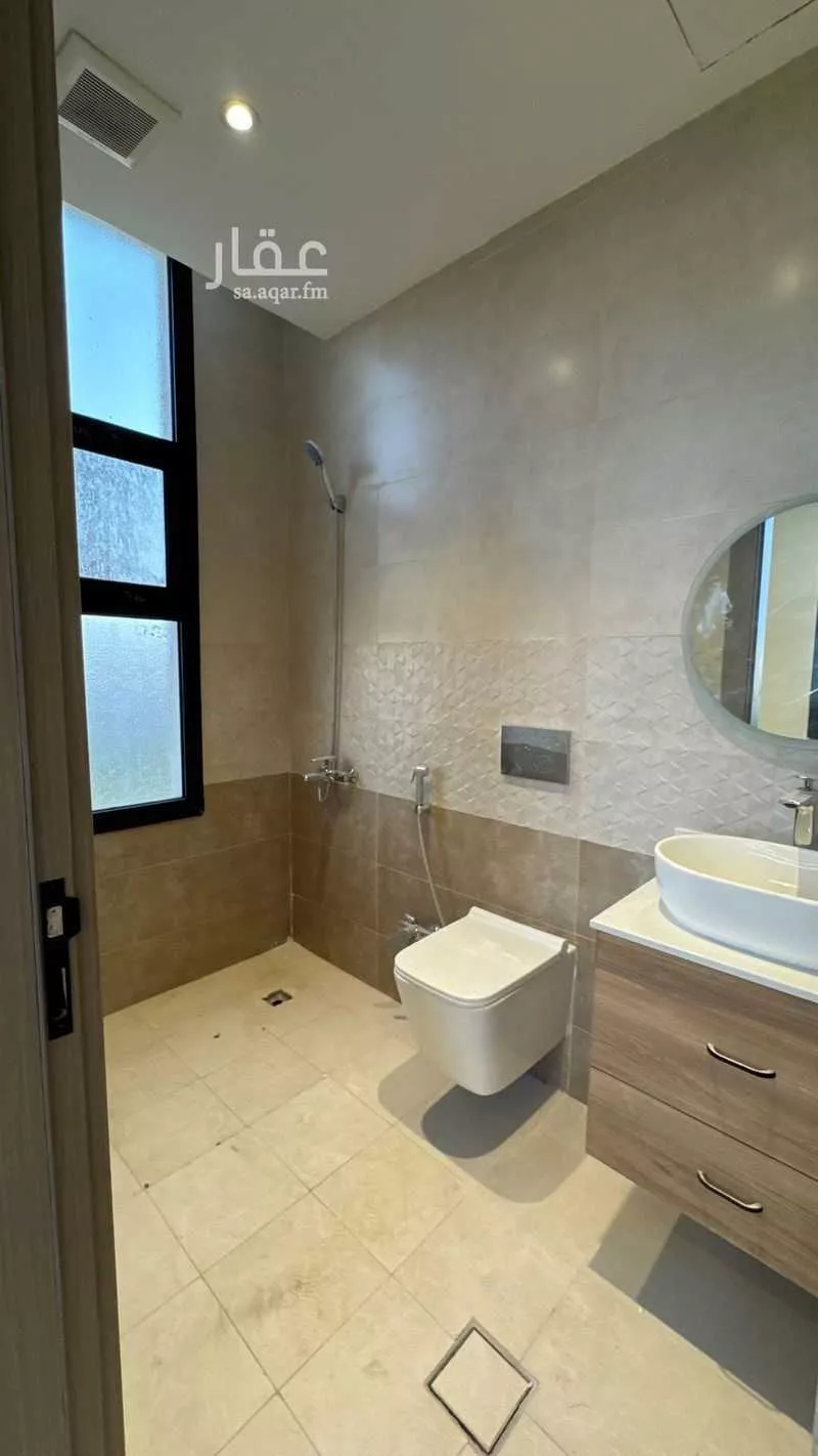 شقة 5 غرف في الحمرا 10