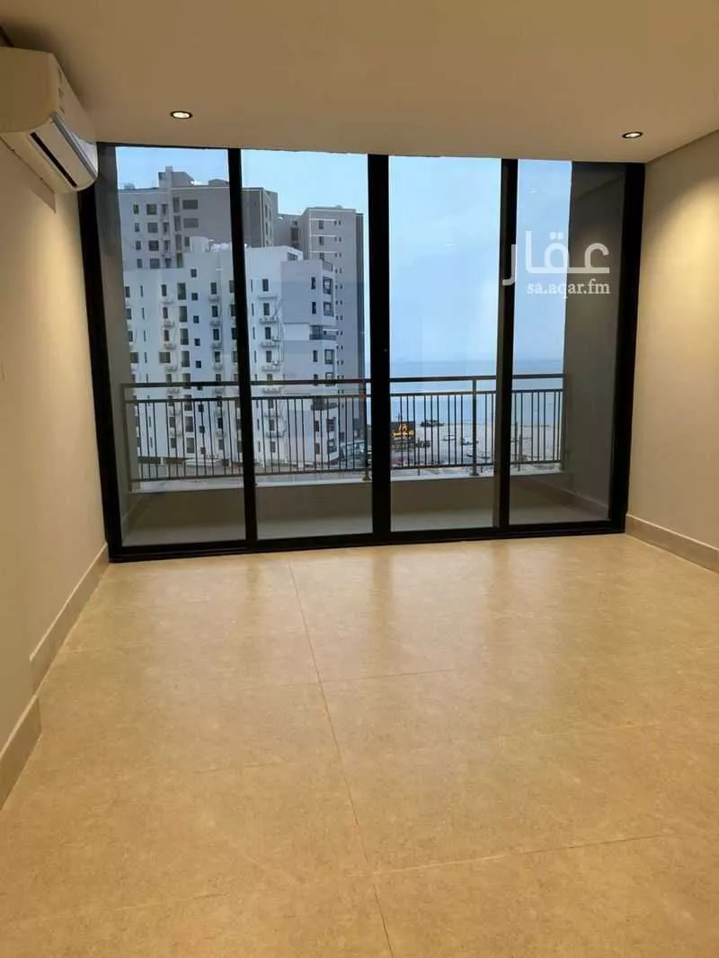 شقة 4 غرف في الخور 8