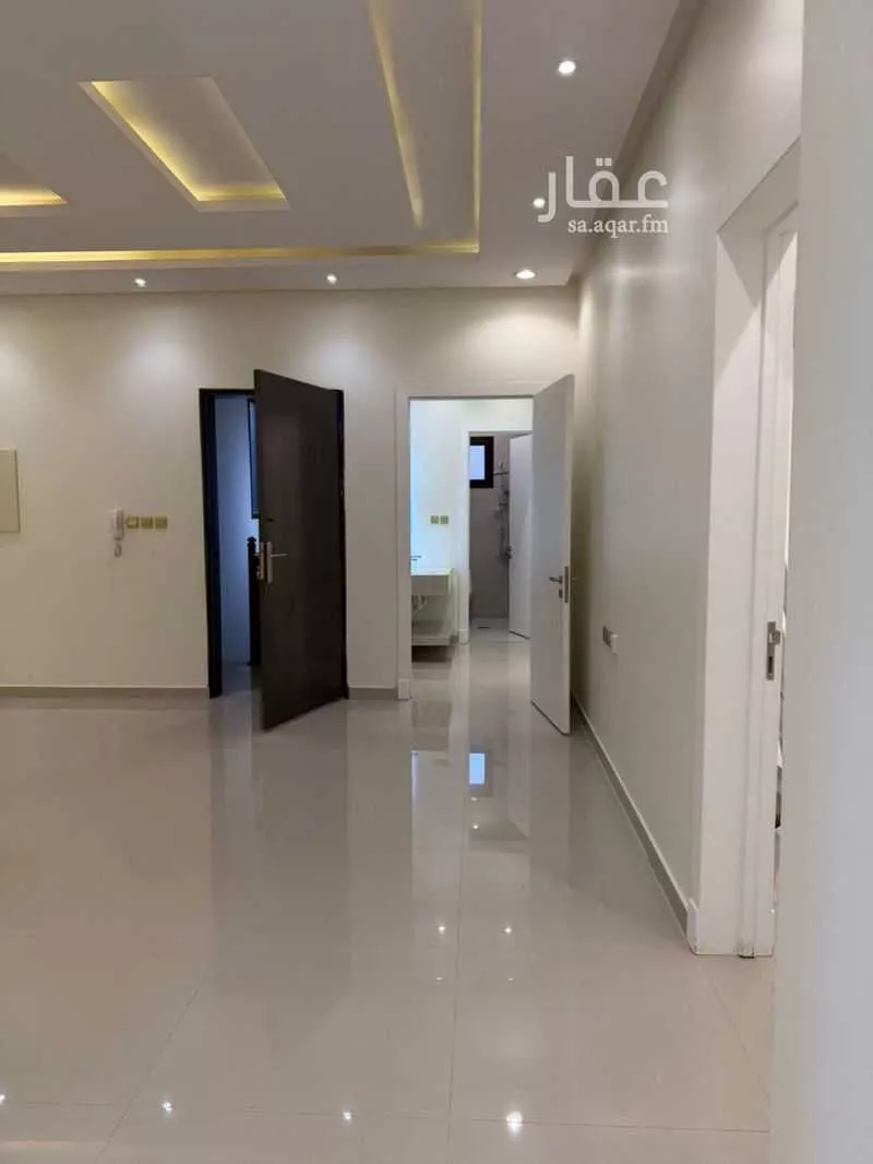 شقة 4 غرف في العارض 8