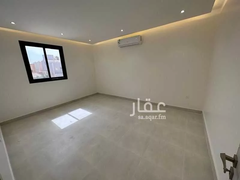 دور 4 غرف في عرقة 11