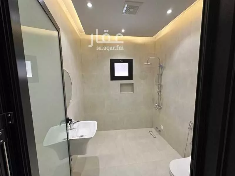 دور 4 غرف في عرقة 7