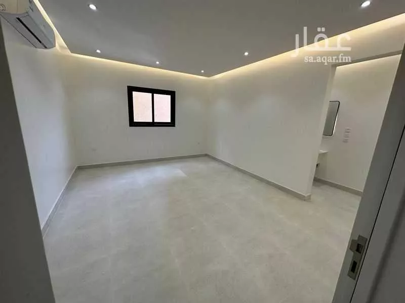 دور 4 غرف في عرقة 8